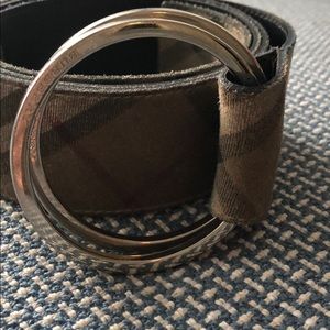Burberry leather belt